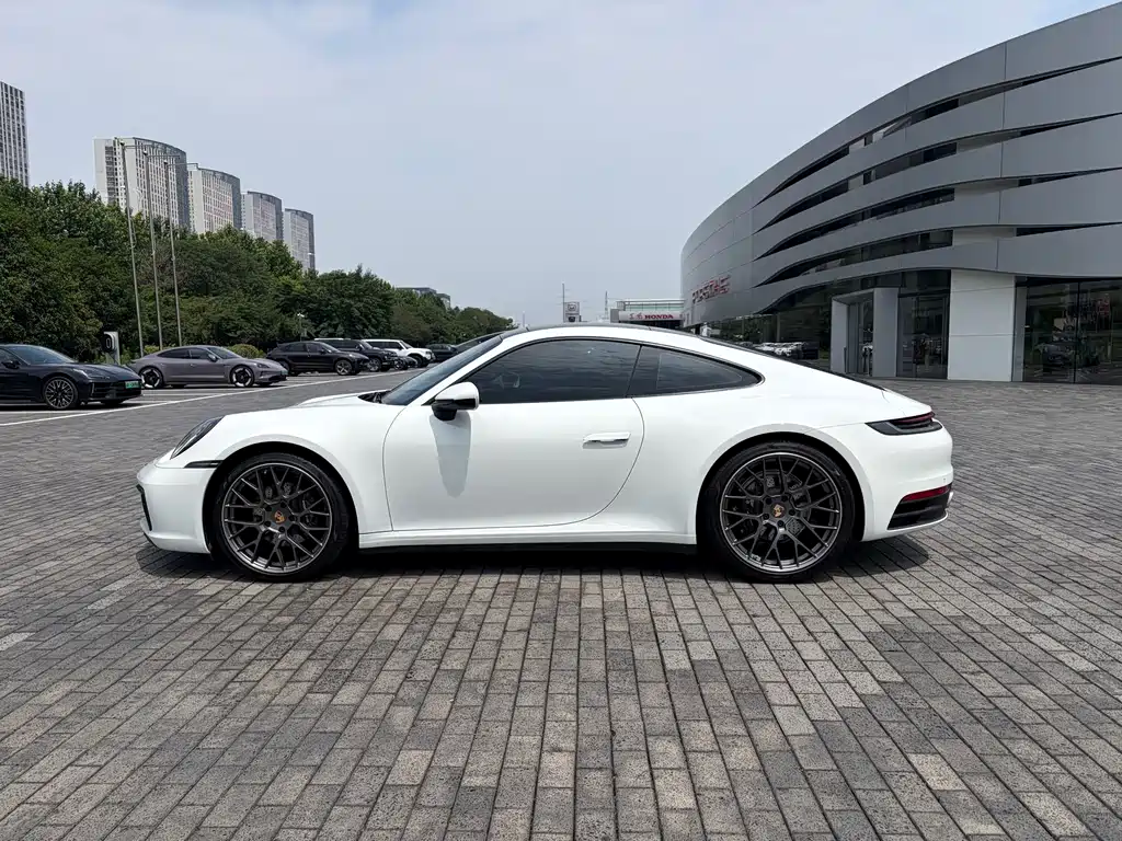 Porsche 911 2023 Carrera 3.0T