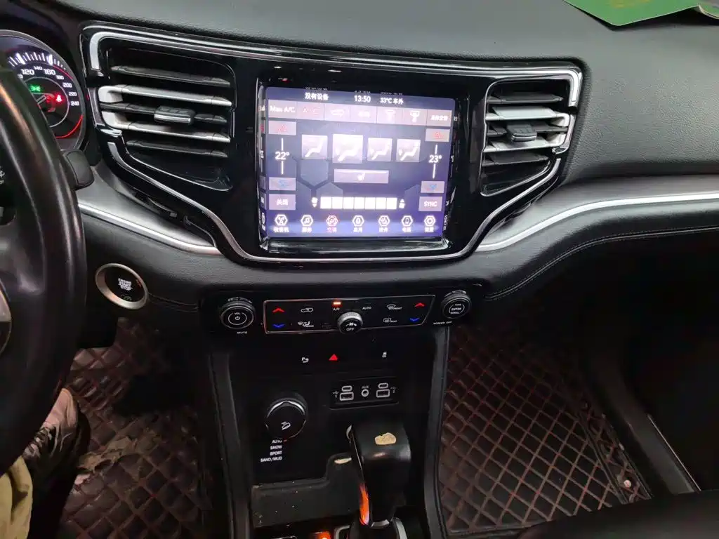 Jeep Grand Commander — миниатюра 14