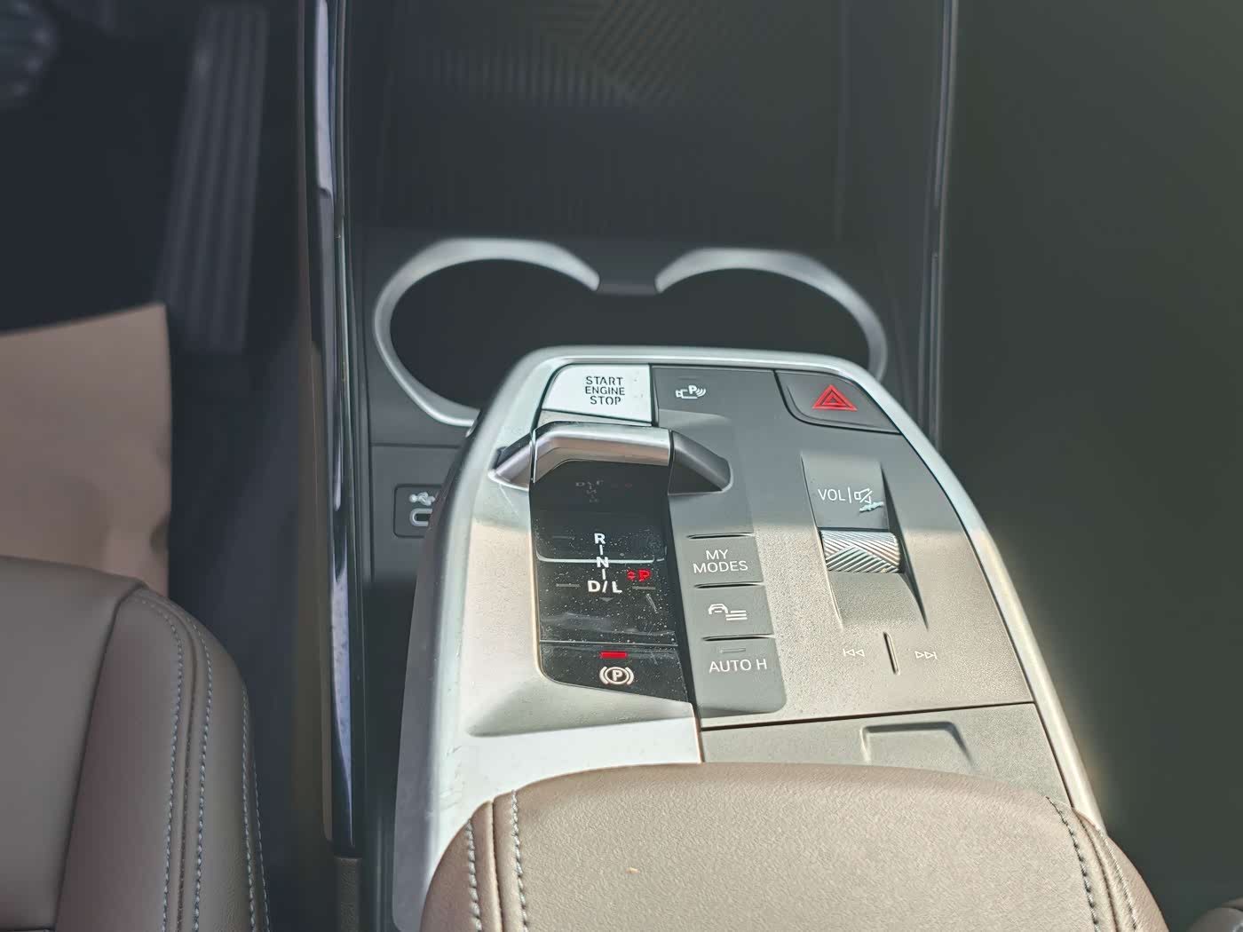 BMW X1 1.5 л 2023 г. Белый, пробег 33000 км