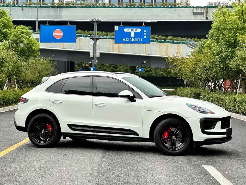Porsche Macan — миниатюра 3