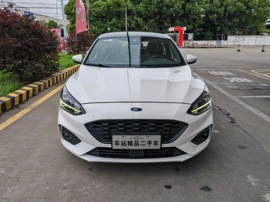 Ford Focus 2021 EcoBoost 180 AT ST Line