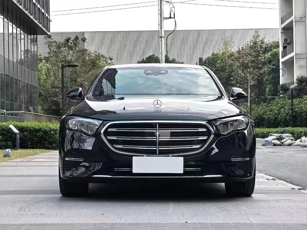 Mercedes-Benz E-Class 2024