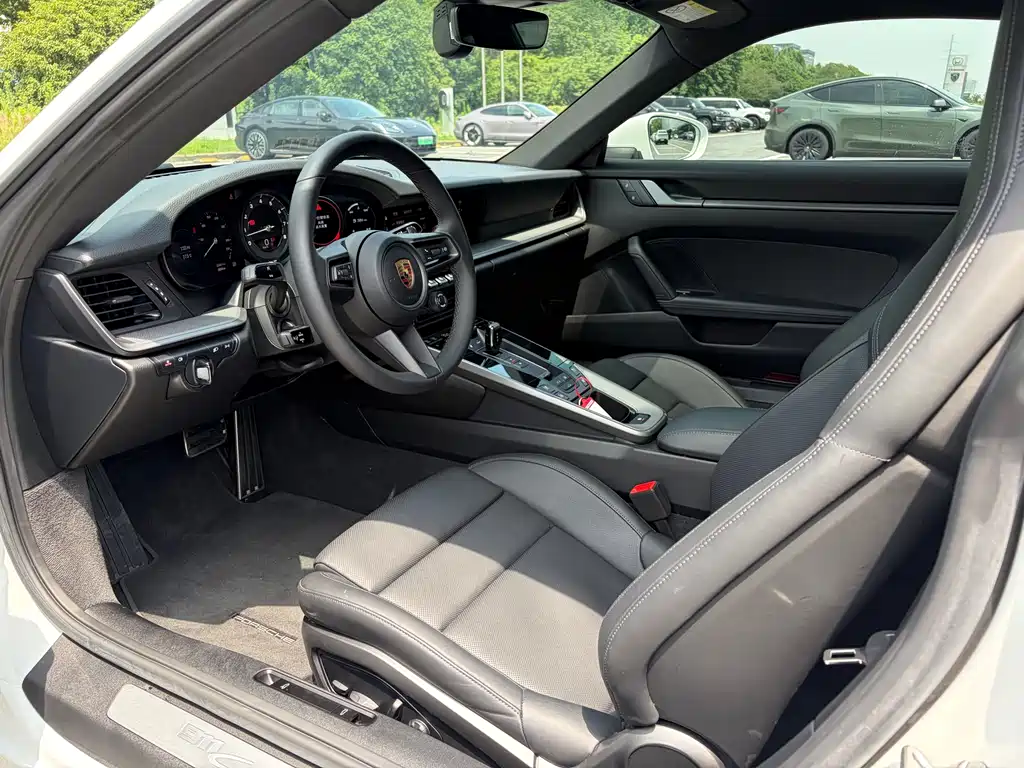 Porsche 911 2023 Carrera 3.0T