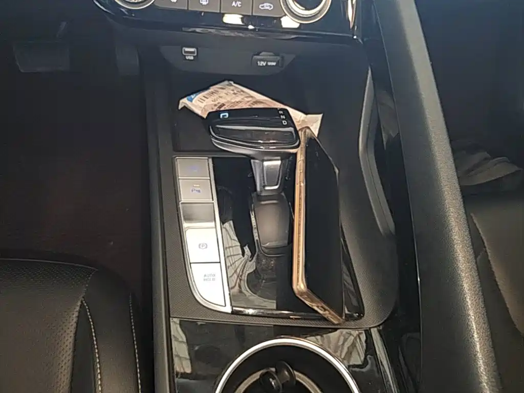 Hyundai Elantra — миниатюра 14