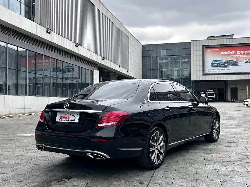 Mercedes-Benz E-Class — миниатюра 17