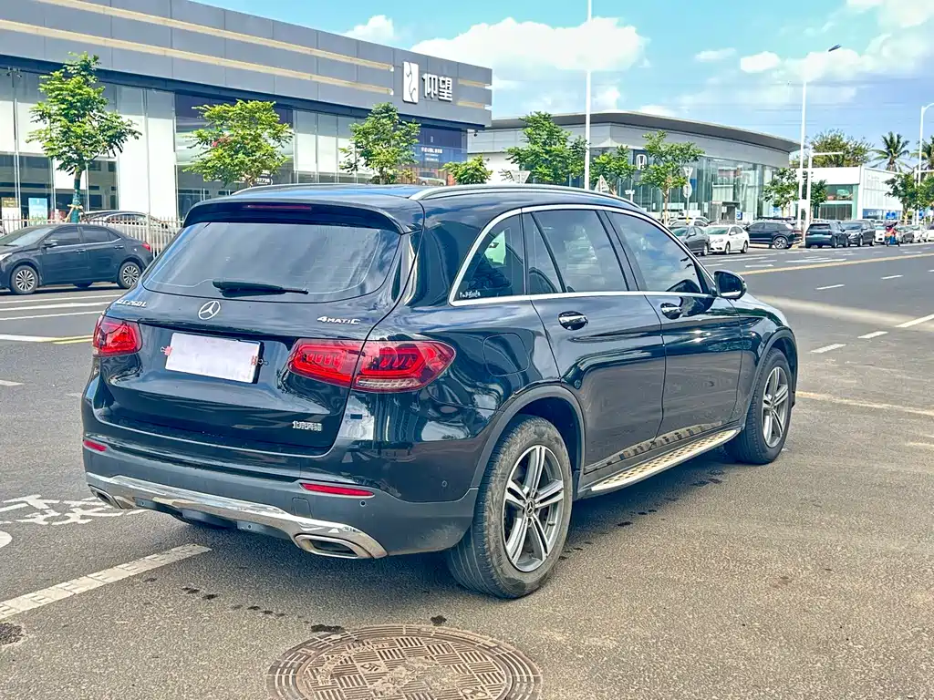 MERCEDES-BENZ GLC