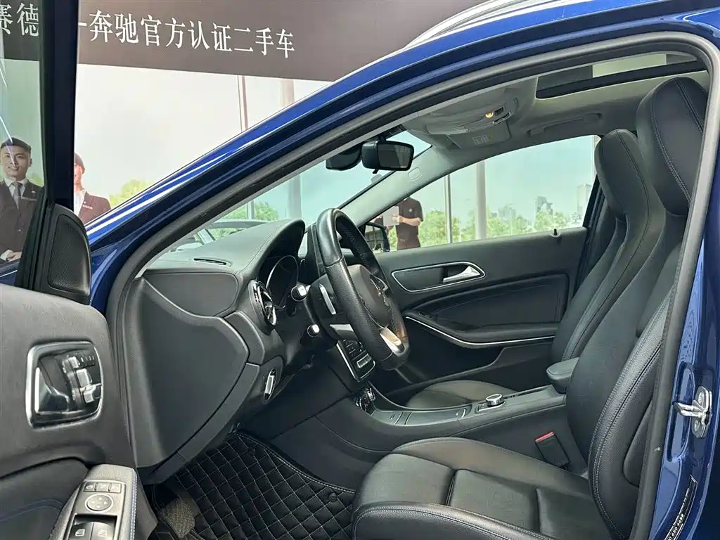 Mercedes-Benz GLA 2019 GLA 200 Fashion