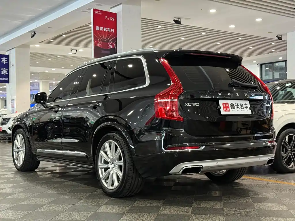 Volvo XC90 — миниатюра 3