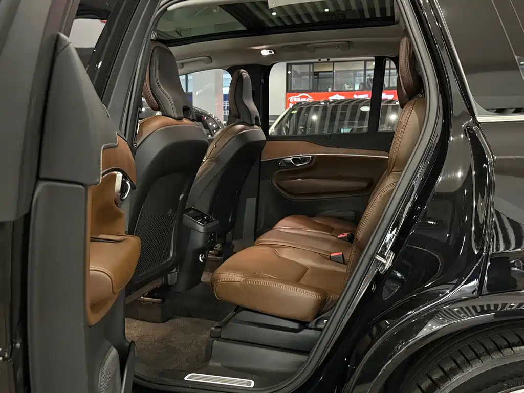 Volvo XC90 — миниатюра 7
