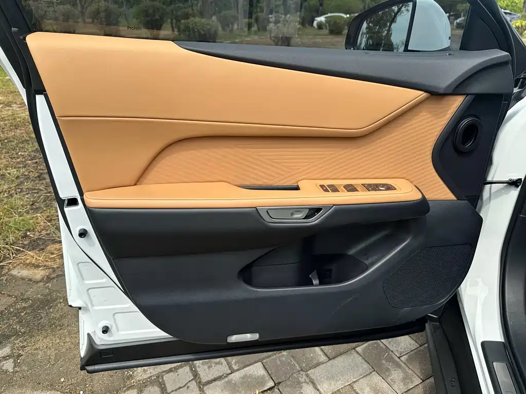 Lexus ES — миниатюра 12
