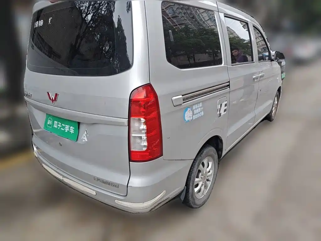 Wuling Hongguang V — миниатюра 4