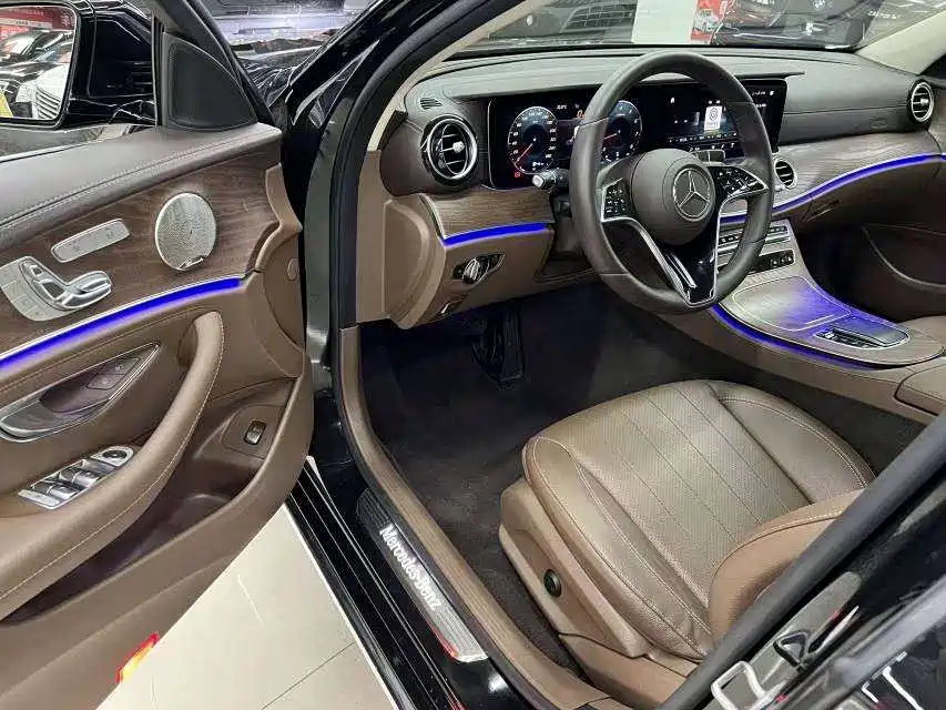 Mercedes-Benz E-Class — миниатюра 8