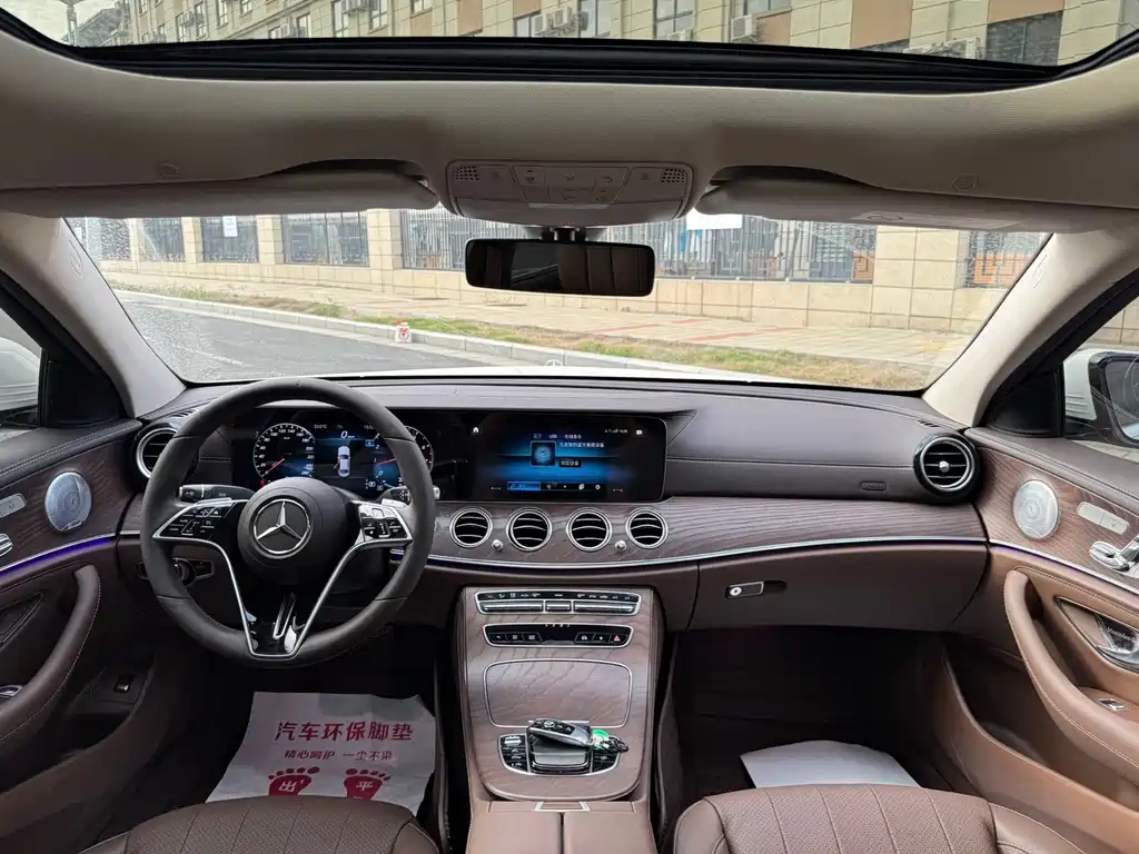 Mercedes-Benz E-Class — миниатюра 5