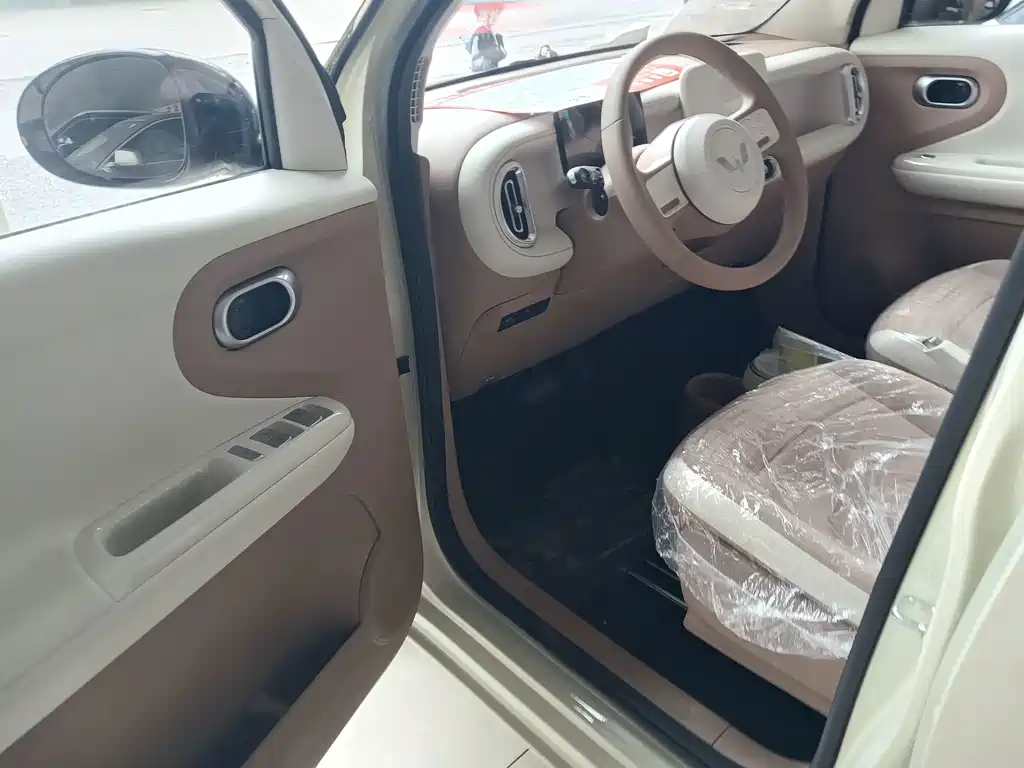 Wuling MINIEV — миниатюра 4