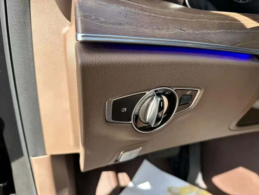 Mercedes-Benz E-Class — миниатюра 22