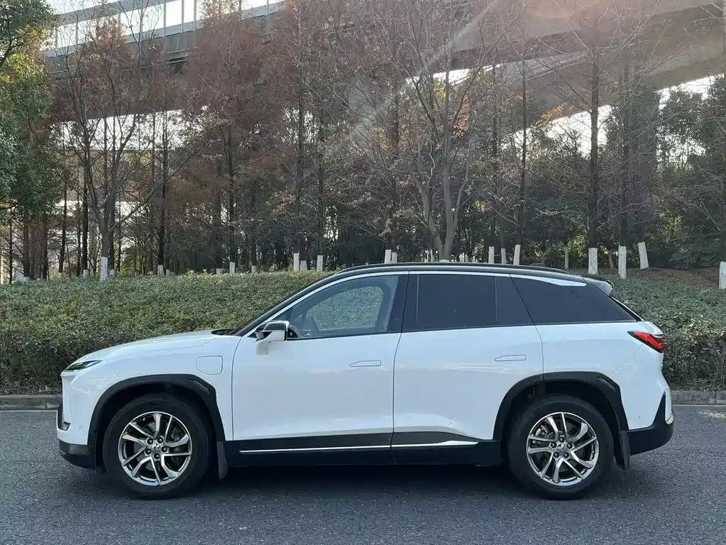 NIO NIO ES6