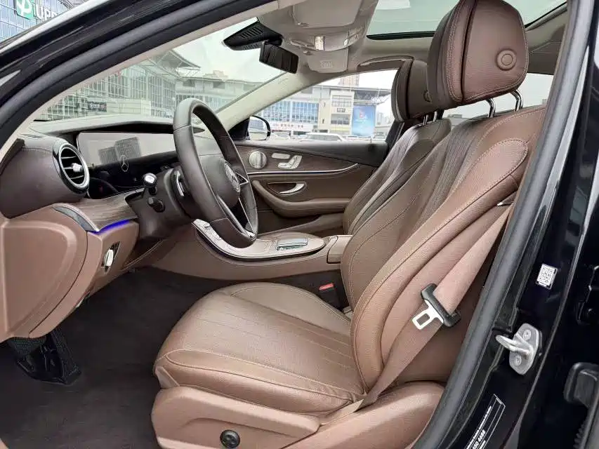 Mercedes-Benz E-Class — миниатюра 13