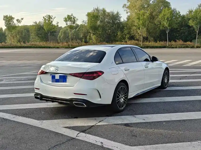 Mercedes-Benz C-Class — миниатюра 2