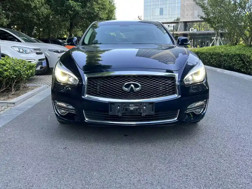 Infiniti Q70 — миниатюра 2