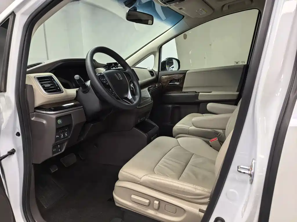 Honda Odyssey 2015 2.4L Luxury