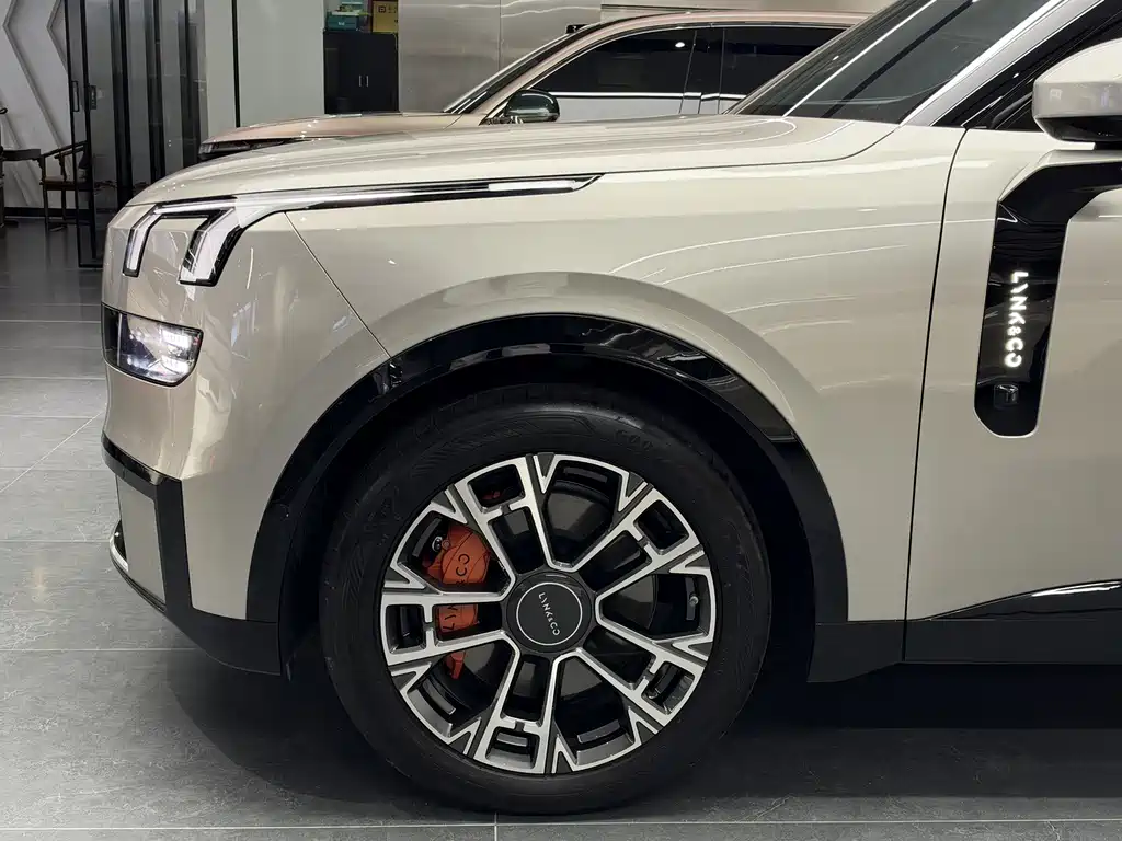 Lynk & Co 900 — миниатюра 16