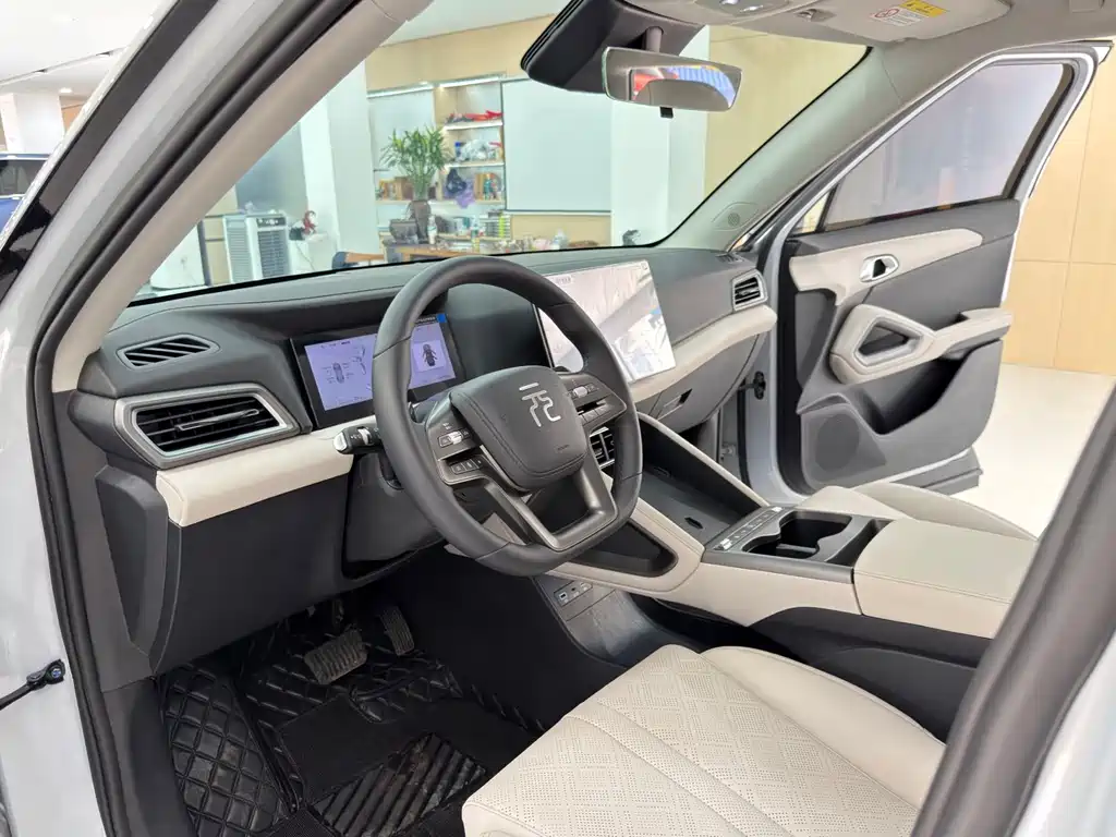 BYD Yuan Up UP 2025 Smart Drive 401KM