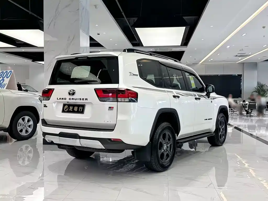 Toyota Land Cruiser 2025 3.5L AT