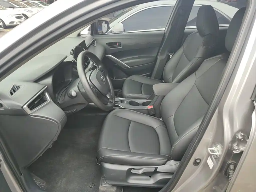 Toyota Corolla Cross — миниатюра 15