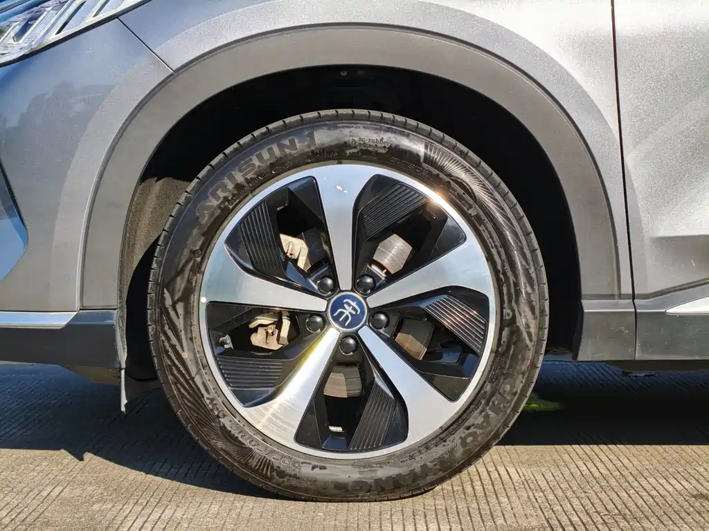 BYD PLUS New Energy — миниатюра 8