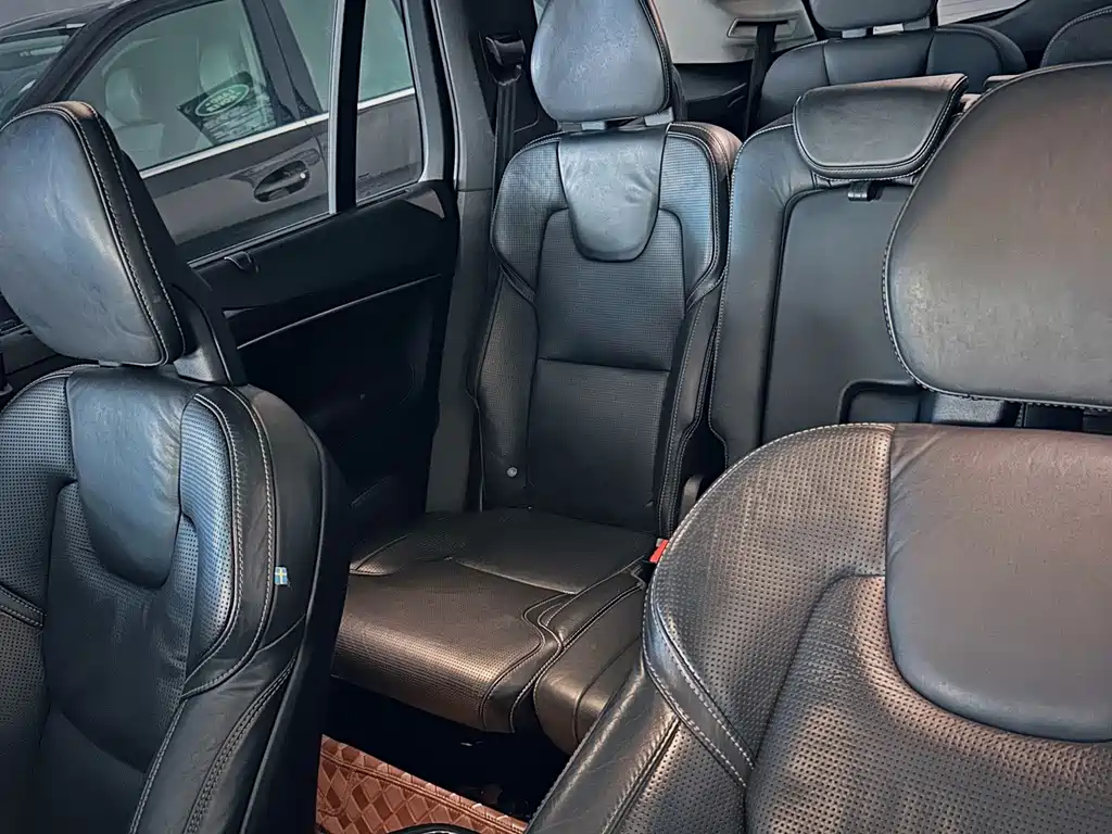 Volvo XC90 — миниатюра 16