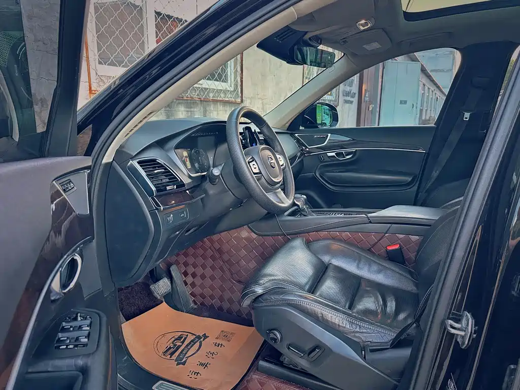 Volvo XC90 — миниатюра 17