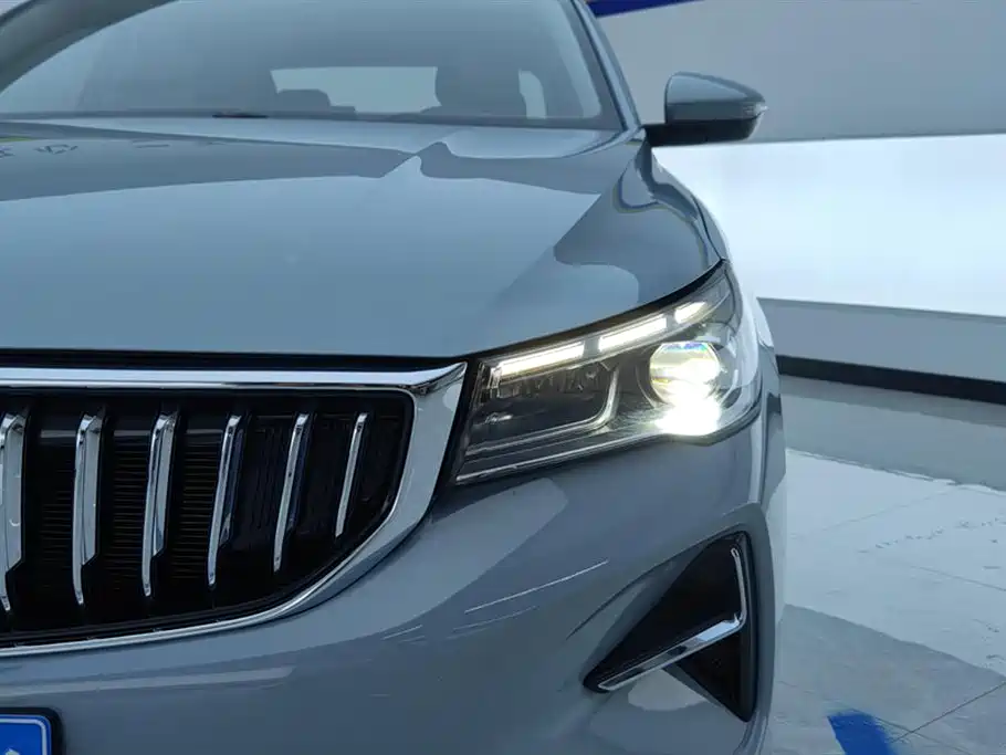 Geely Emgrand 2025 4 1.5L CVT