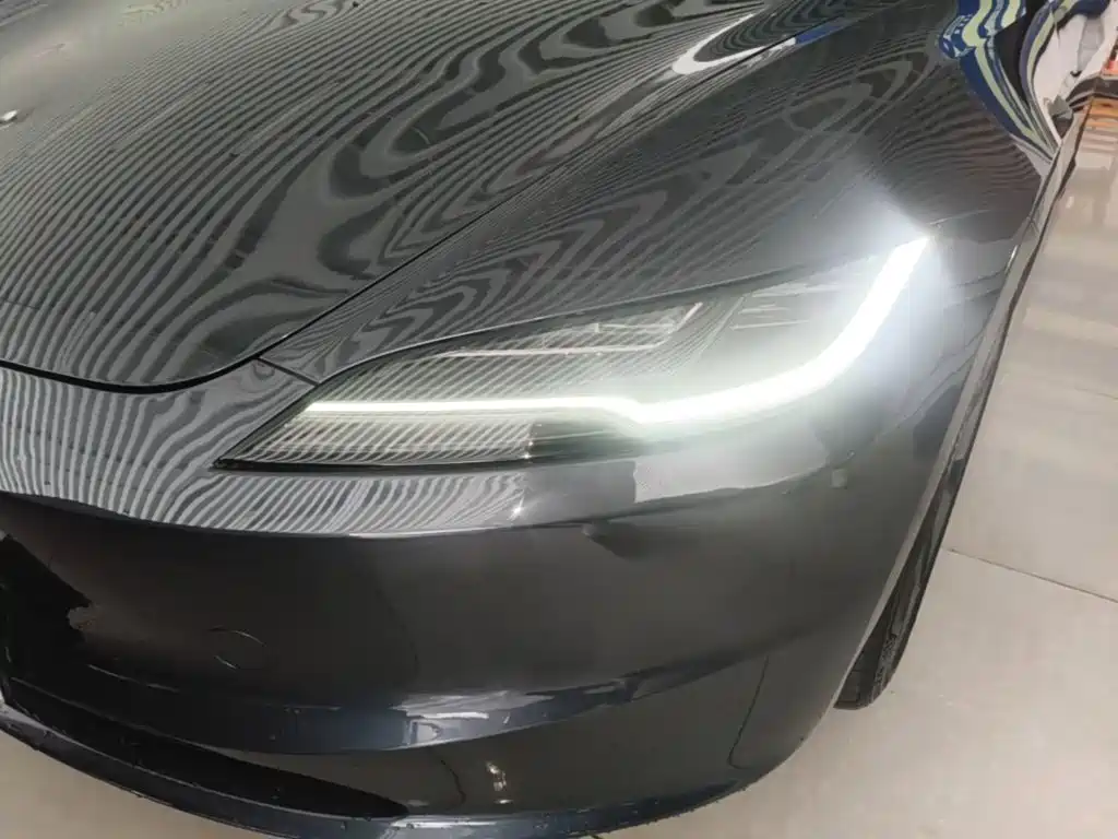 Tesla Model 3 — миниатюра 24
