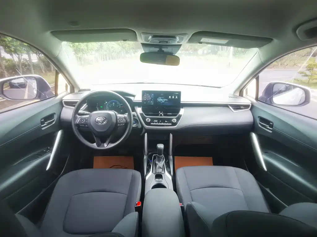 Toyota Corolla Cross — миниатюра 8
