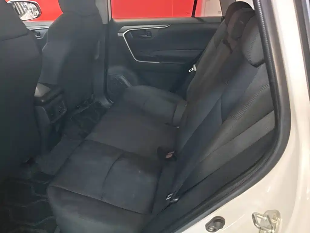 Toyota RAV4 — миниатюра 17