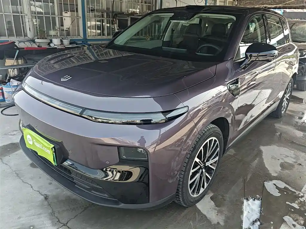 2025 Leapmotor B10 - zdjęcie 1 z 25