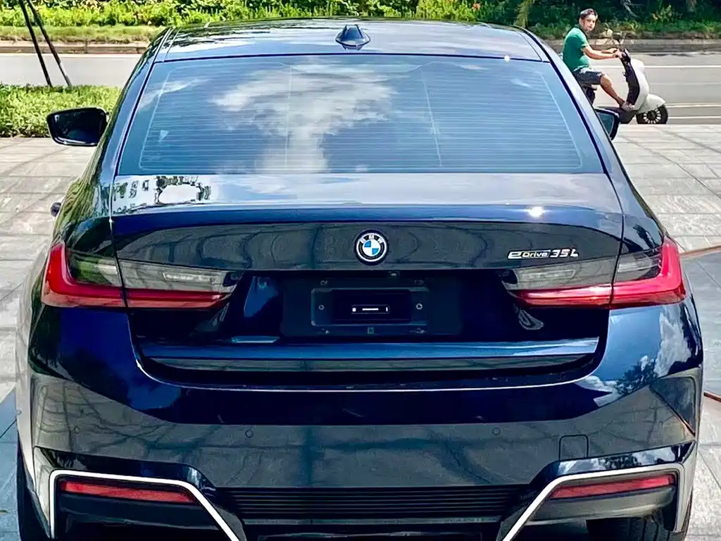 BMW i3 — миниатюра 8