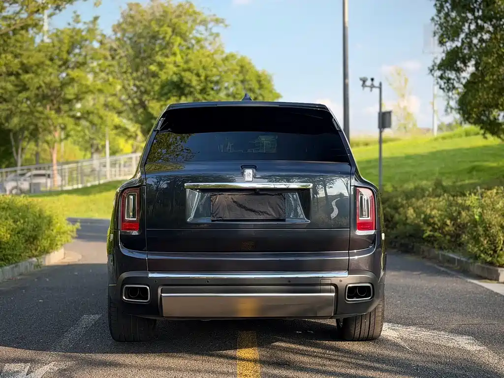 Rolls-Royce Cullinan — миниатюра 3