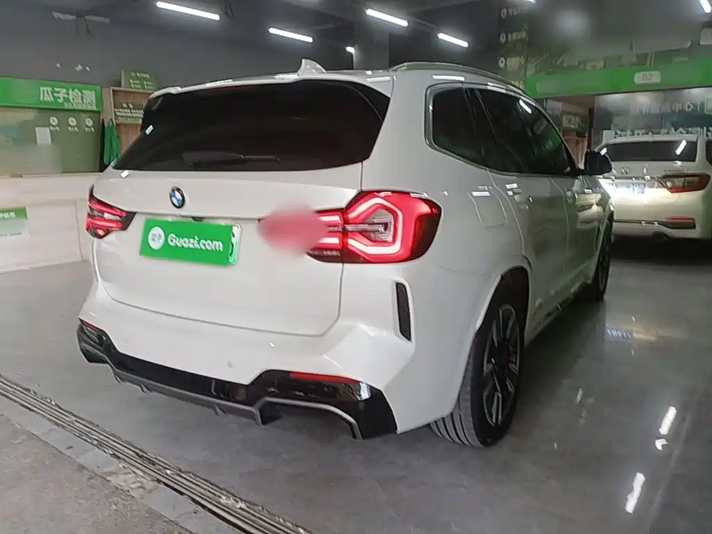 BMW iX3 — миниатюра 7