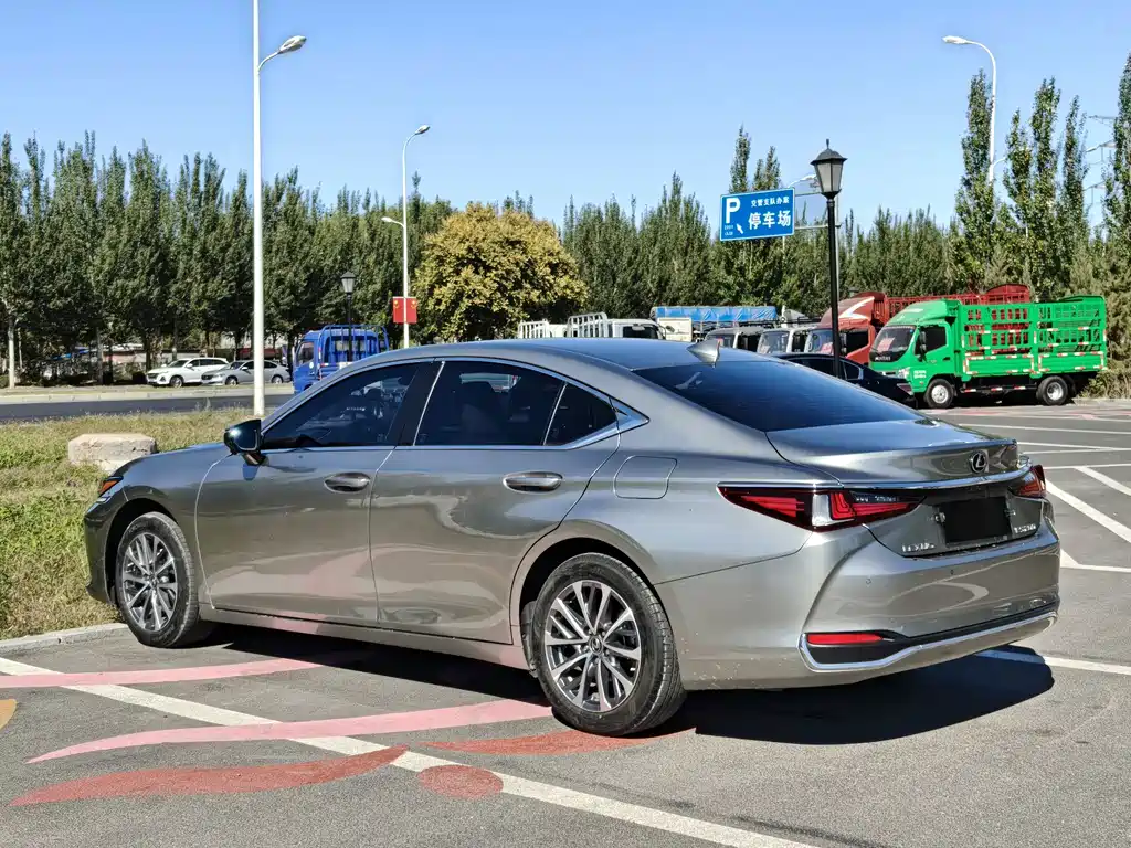 Lexus ES — миниатюра 4