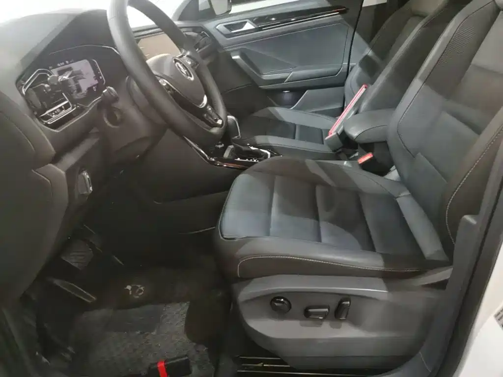 Volkswagen T-Roc — миниатюра 15