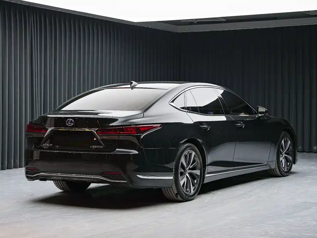 Lexus LS — миниатюра 4