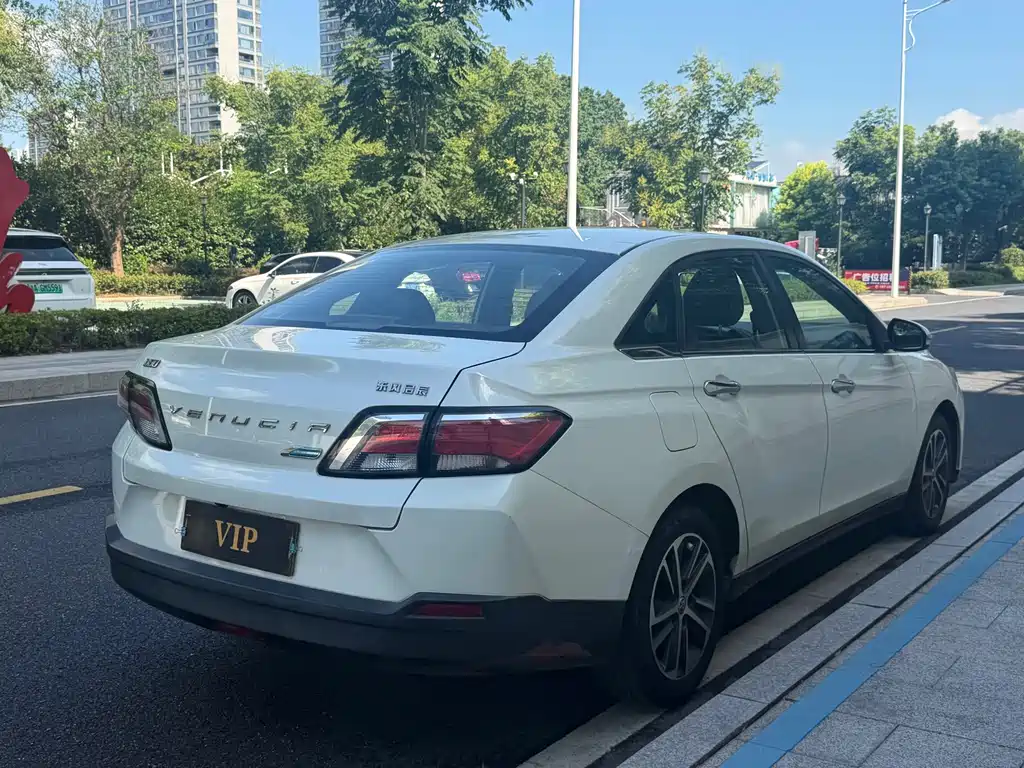 Venucia D60 — миниатюра 5