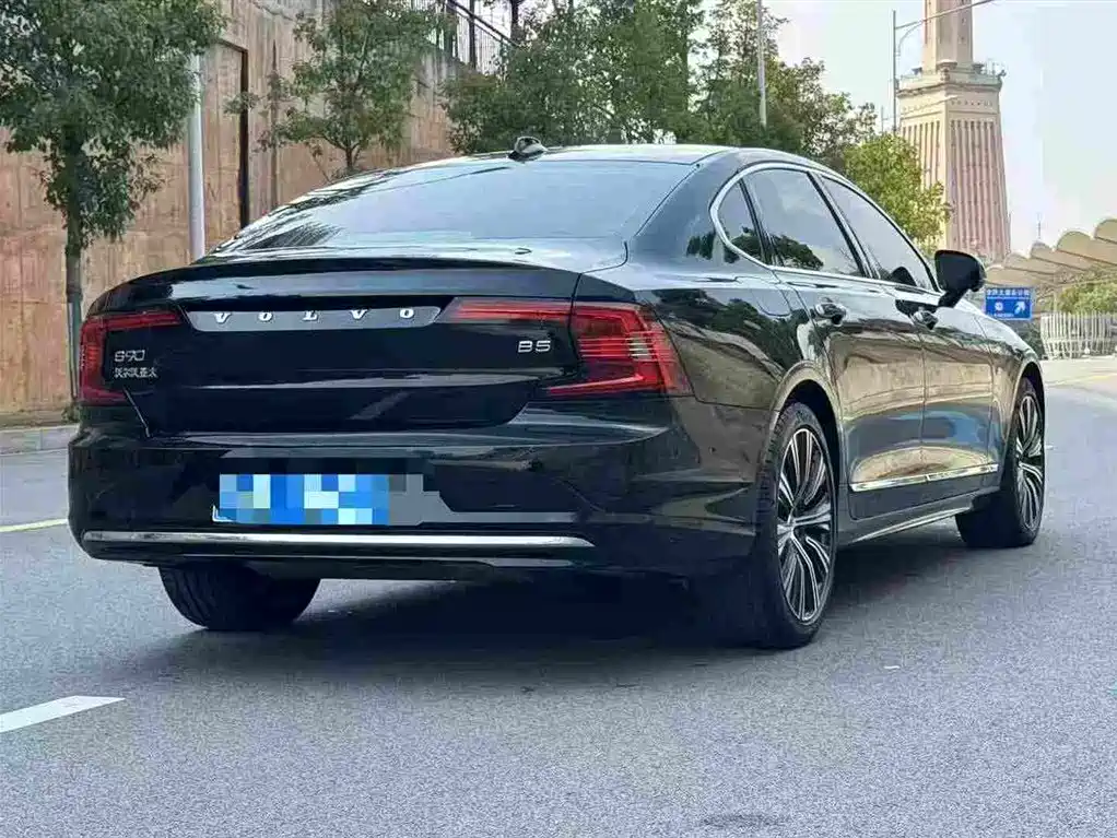 Volvo S90 — миниатюра 7