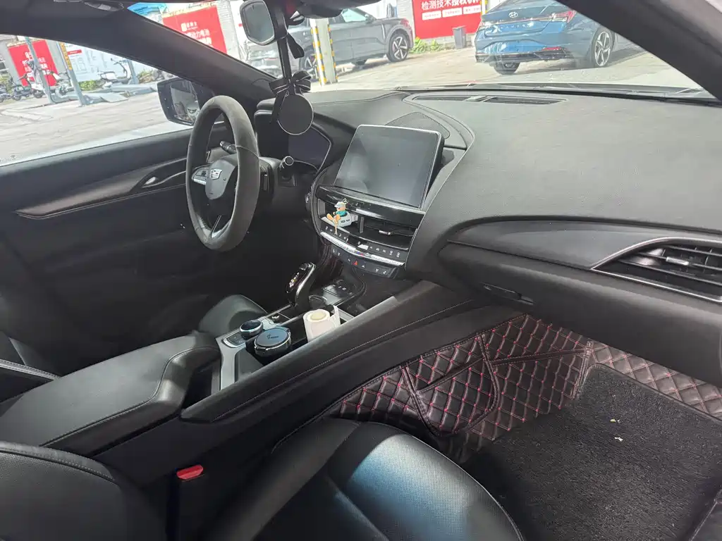 Cadillac CT5 — миниатюра 5