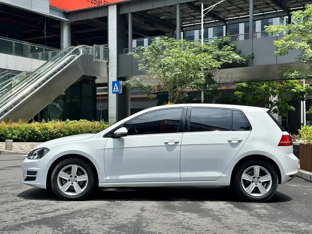 Volkswagen Golf 2016 1.6L AT Comfort