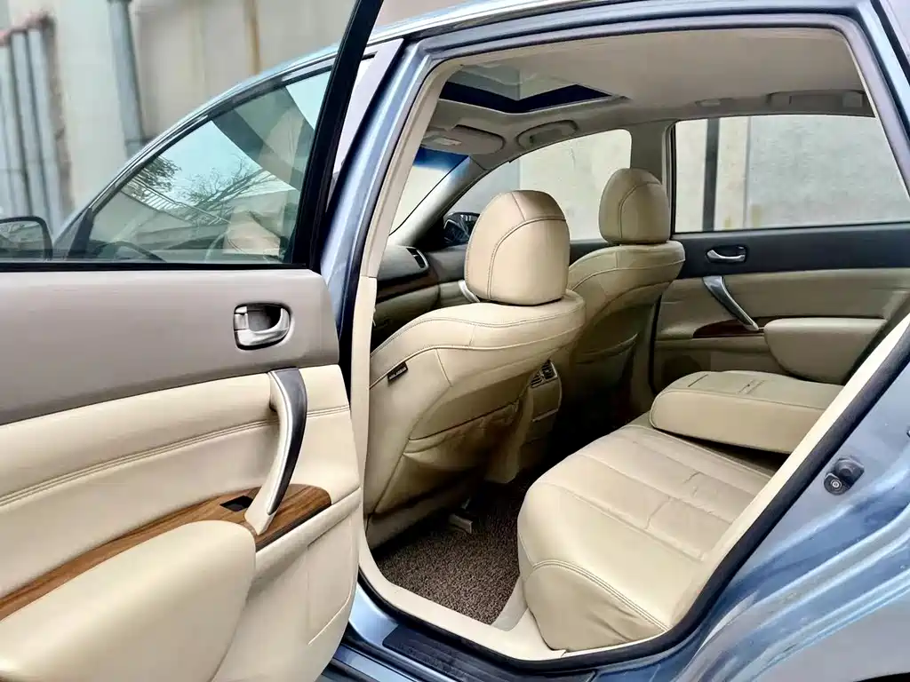 Nissan Altima 2011 2.0L XE Standard