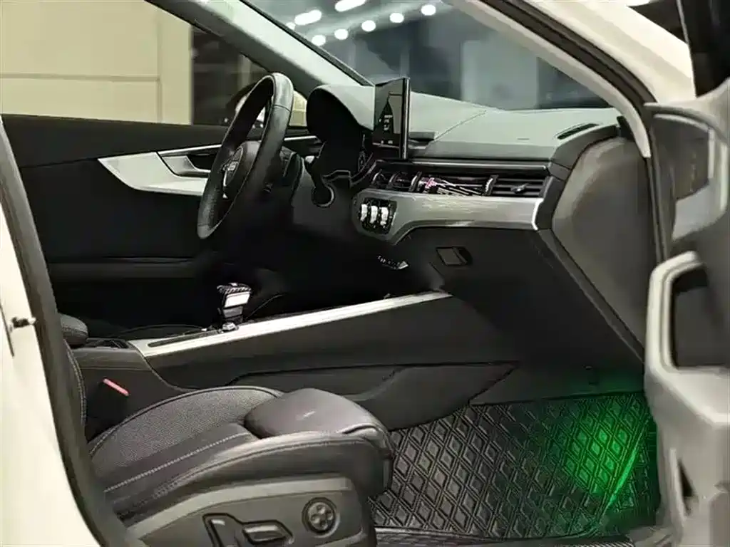 Audi A4L 2018 30 40 TFSI Fashion