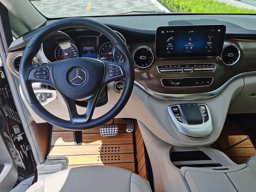 Mercedes-Benz V-Class V 2021 V 260 L Luxury