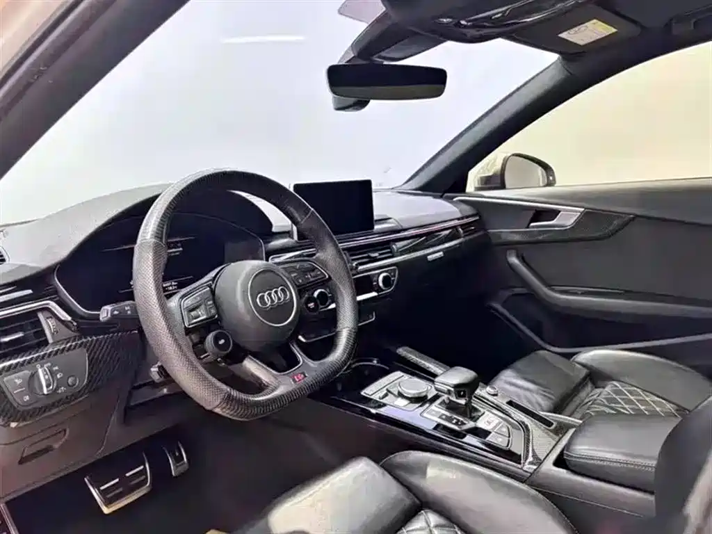 Audi A4L 2017 40 TFSI